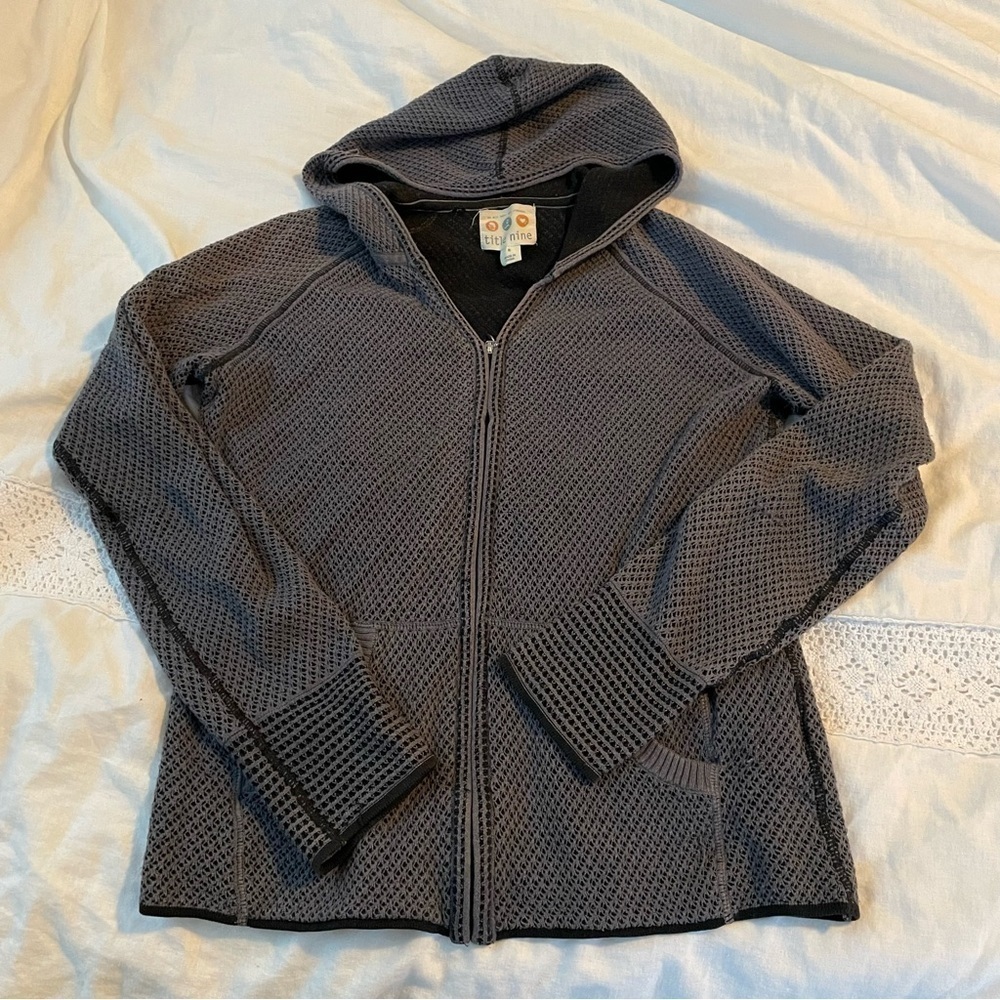 Title Nine SMALL Charcoal Grey Textured Hooded Full Zip Sweatshirt Mobetta Open